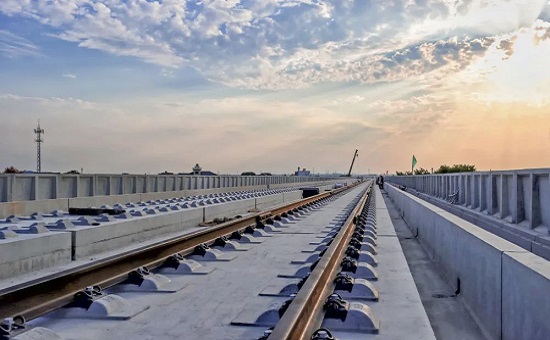 Low temperature epoxy grouting material